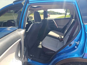 2017 Toyota RAV4 XLE - miniatura 13