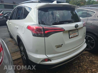 2017 Toyota RAV4 XLE – miniatura 2
