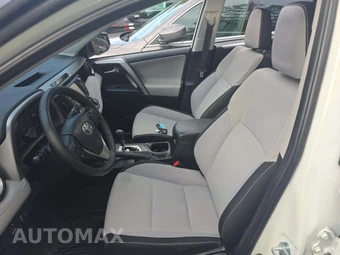 2017 Toyota RAV4 XLE – miniatura 6
