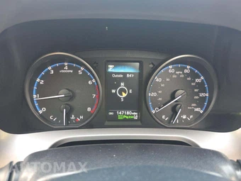 2017 Toyota RAV4 XLE – miniatura 9