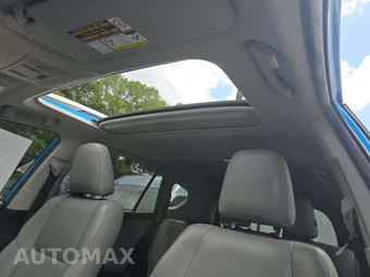 2017 Toyota RAV4 XLE – miniatura 11