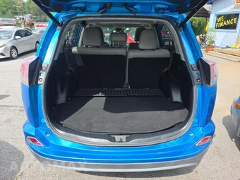 2017 Toyota RAV4 XLE – miniatura 14