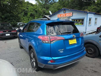 2017 Toyota RAV4 XLE – miniatura 2