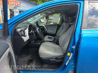 2017 Toyota RAV4 XLE – miniatura 6