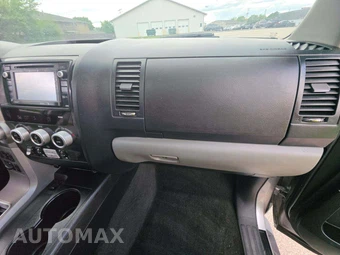 2017 Toyota Sequoia Platinum – miniatura 16