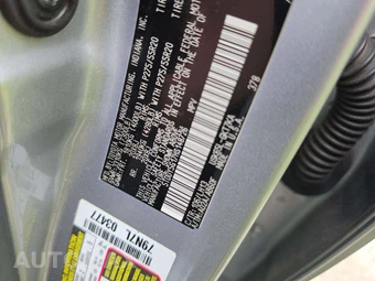 2017 Toyota Sequoia Platinum – miniatura 2