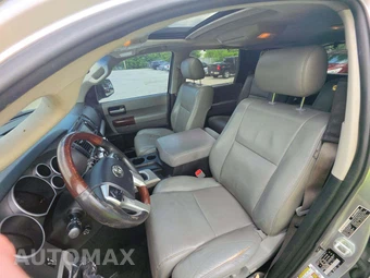 2017 Toyota Sequoia Platinum – miniatura 3