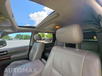 2017 Toyota Sequoia Platinum – miniatura 8
