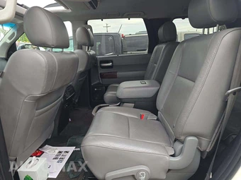 2017 Toyota Sequoia Platinum – miniatura 13