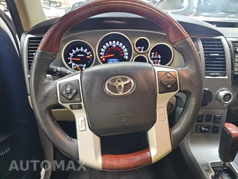 2017 Toyota Sequoia Platinum – miniatura 10