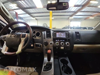 2017 Toyota Sequoia Platinum – miniatura 11