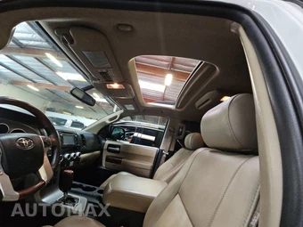 2017 Toyota Sequoia Platinum – miniatura 15