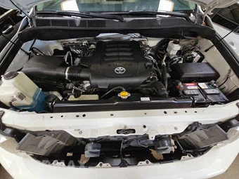 2017 Toyota Sequoia Platinum – miniatura 17