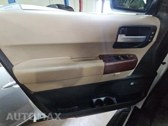 2017 Toyota Sequoia Platinum – miniatura 9