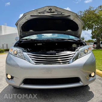2017 Toyota Sienna 119.3" WB - miniatura 112