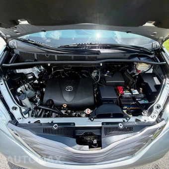 2017 Toyota Sienna 119.3" WB - miniatura 113