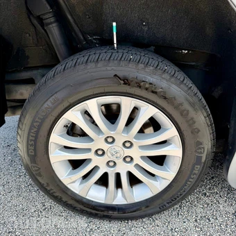 2017 Toyota Sienna 119.3" WB - miniatura 122