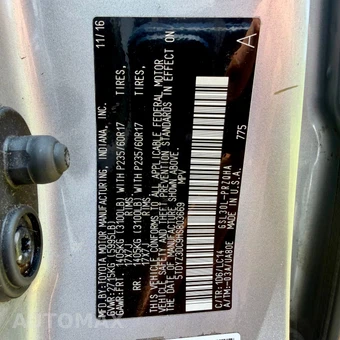 2017 Toyota Sienna 119.3" WB - miniatura 128