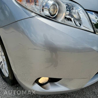 2017 Toyota Sienna 119.3" WB - miniatura 132