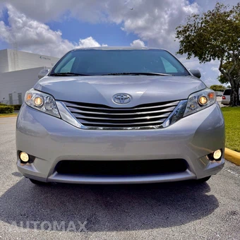 2017 Toyota Sienna 119.3" WB - miniatura 19