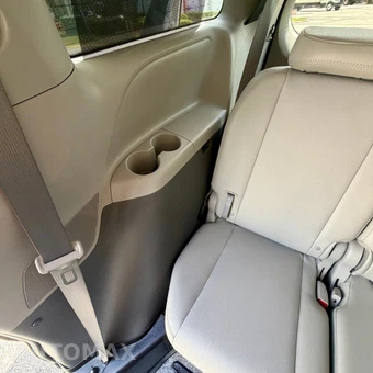 2017 Toyota Sienna 119.3" WB - miniatura 25