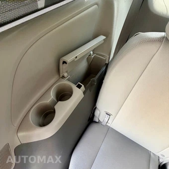 2017 Toyota Sienna 119.3" WB - miniatura 26