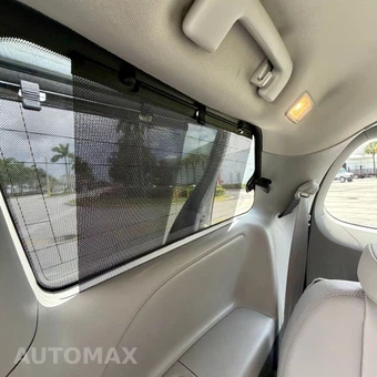 2017 Toyota Sienna 119.3" WB - miniatura 27