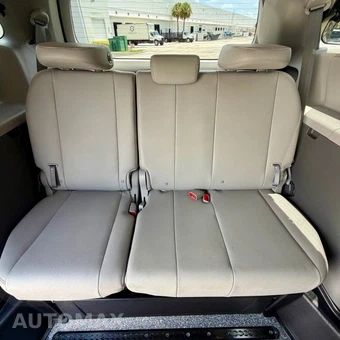 2017 Toyota Sienna 119.3" WB - miniatura 28