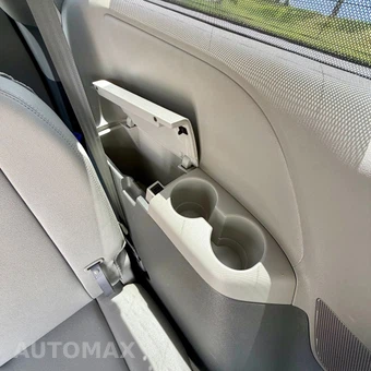 2017 Toyota Sienna 119.3" WB - miniatura 32