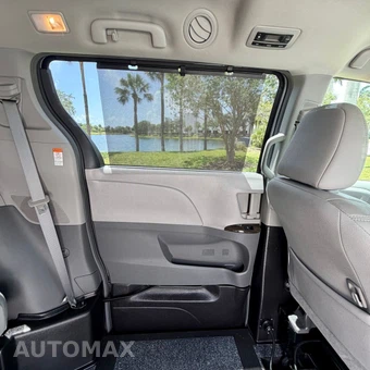 2017 Toyota Sienna 119.3" WB - miniatura 34