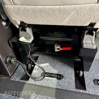 2017 Toyota Sienna 119.3" WB - miniatura 39