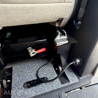 2017 Toyota Sienna 119.3" WB - miniatura 41