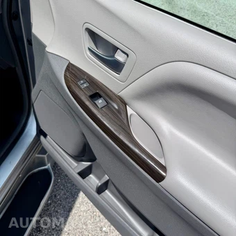 2017 Toyota Sienna 119.3" WB - miniatura 46