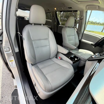 2017 Toyota Sienna 119.3" WB - miniatura 47