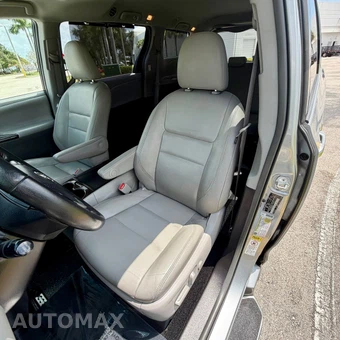 2017 Toyota Sienna 119.3" WB - miniatura 51