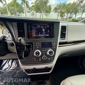 2017 Toyota Sienna 119.3" WB - miniatura 58