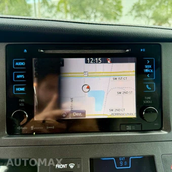2017 Toyota Sienna 119.3" WB - miniatura 60