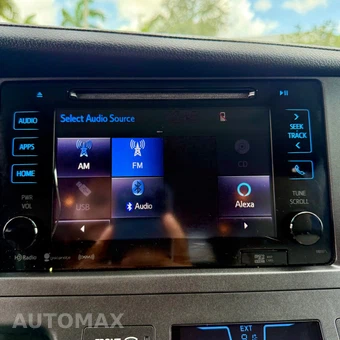 2017 Toyota Sienna 119.3" WB - miniatura 62