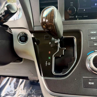2017 Toyota Sienna 119.3" WB - miniatura 66