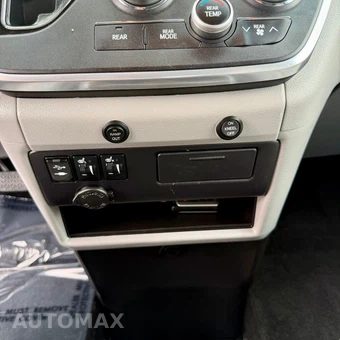 2017 Toyota Sienna 119.3" WB - miniatura 68