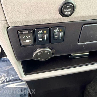2017 Toyota Sienna 119.3" WB - miniatura 71