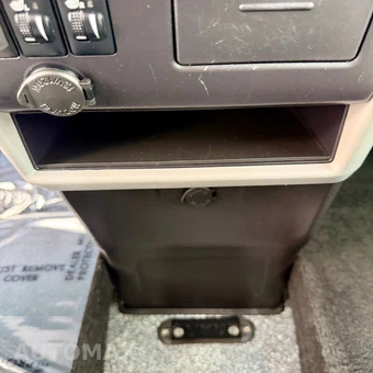 2017 Toyota Sienna 119.3" WB - miniatura 72