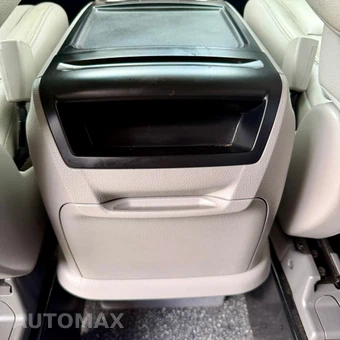 2017 Toyota Sienna 119.3" WB - miniatura 76
