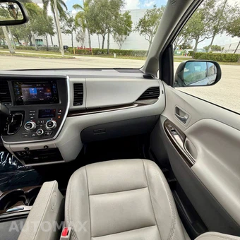 2017 Toyota Sienna 119.3" WB - miniatura 79