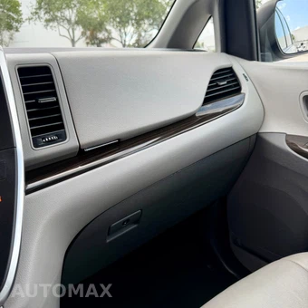 2017 Toyota Sienna 119.3" WB - miniatura 80