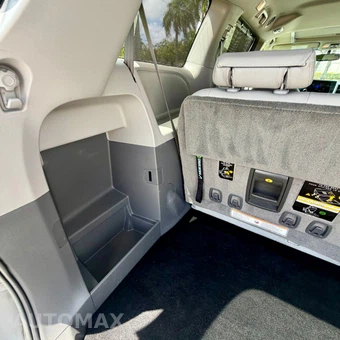 2017 Toyota Sienna 119.3" WB - miniatura 96