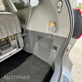 2017 Toyota Sienna 119.3" WB - miniatura 99