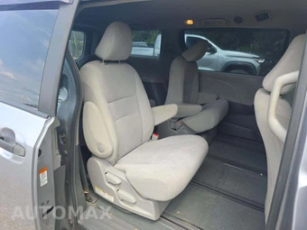 2017 Toyota Sienna L 7-Passenger 119.3" WB - miniatura 14