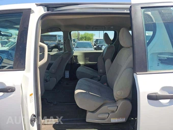 2017 Toyota Sienna L 7-Passenger 119.3" WB - miniatura 13
