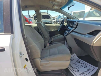 2017 Toyota Sienna L 7-Passenger 119.3" WB - miniatura 19